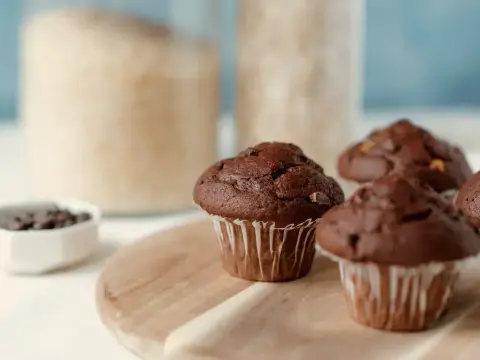 Muffinki czekoladowe - przepis na idealnie wilgotne!