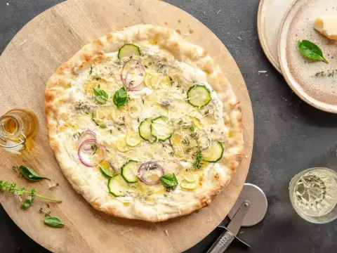Spód do pizzy - Jak zrobić idealną bazę w domu?