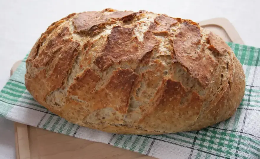 Chleb z garnka - Przepis na idealny bochenek i chrupiącą skórkę