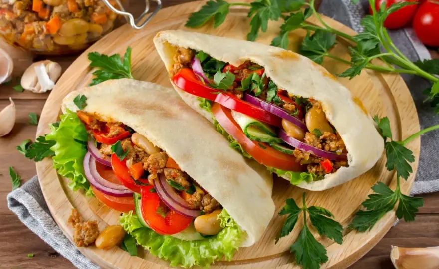 Domowy kebab z mielonego mięsa – jak zrobić idealny i soczysty?