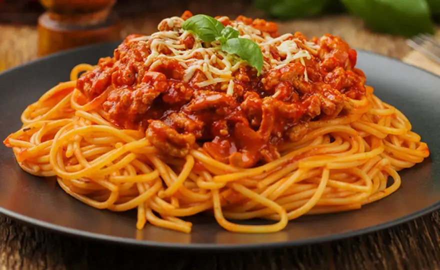 Spaghetti Bolognese - Idealny sos mięsny krok po kroku