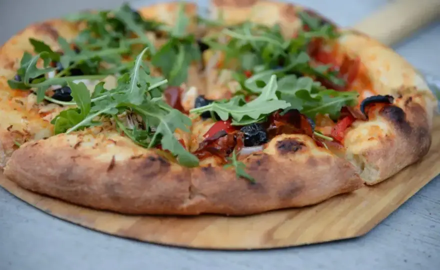 Szybkie ciasto na pizzę - idealny spód w 30 minut!