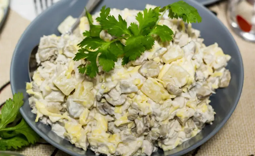 Sałatka z pieczarkami - przepis, który zawsze się udaje
