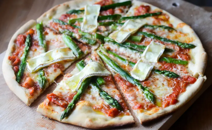 Pizza ze szparagami - Przepis na idealny wiosenny smak!